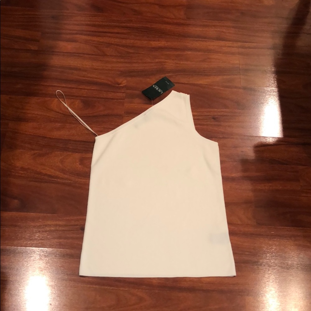 One shoulder top